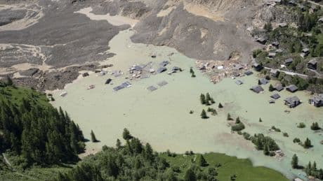 Schweiz: Fluss Lonza fließt wieder nach Bergsturz