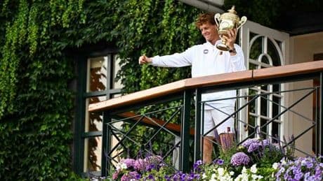 Wimbledon, gli invitati di Sinner alla cena dei campioni: dai genitori ai coach Cahill-Vagnozzi e il manager Alex Vittur