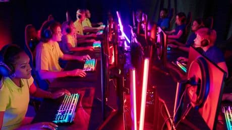 Un proyecto para encontrar profesionales de los 'eSports' acaba convertido en clases para dejar de jugar