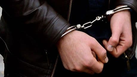 Komşu kavgasında polise mukavemette bulunan baba ile oğlu tutuklandı