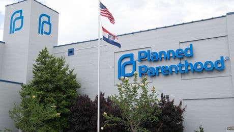 Judge Temporarily Blocks Government From ‘Defunding’ Planned Parenthood