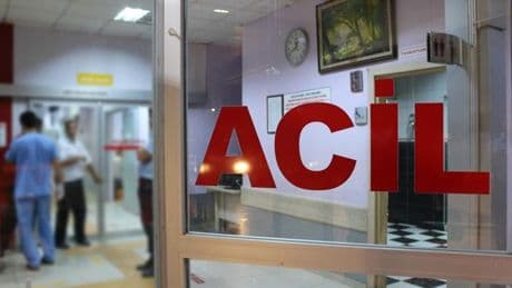 İnşaat halindeki binanın asansör boşluğuna düşüp ağır yaralandı