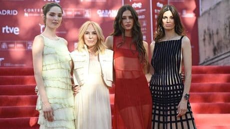 Teresa Helbig, Tous, Mango y Toni Pons, la escuadra catalana arrasa en los Premios de la Academia de la Moda Española