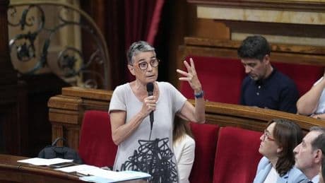 La consellera de Salut se desmarca de la ampliación del aeropuerto y pide reducir el uso de aviones