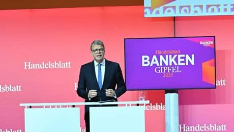 Banken-Gipfel : Deutsche-Bank-Chef Sewing warnt vor politischen Risiken für die Kapitalmärkte