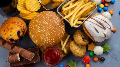 Children being ‘bombarded’ with ‘harmful’ fast food ads, charity warns