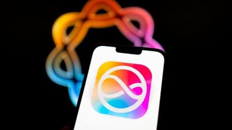En retard dans la course à l'intelligence artificielle, Apple envisage de se servir de l'IA de Google pour améliorer Siri