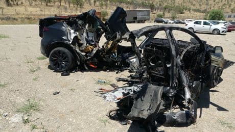 Malatya'da Tesla ikiye bölündü, 2 hemşire hayatını kaybetti