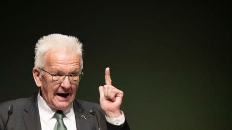 Parteien: Kretschmann legt Grüne-Jugend-Chefin Parteiaustritt nahe