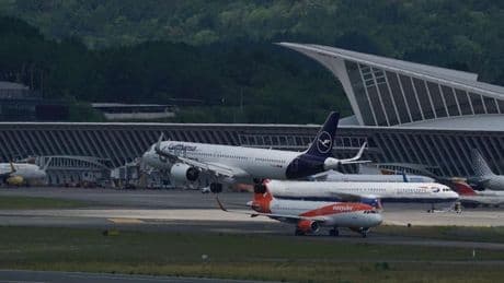Nuevo récord en el aeropuerto de Bilbao: Loiu registra el mejor mes de su historia con casi 700.000 pasajeros