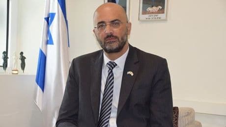 Rum yazardan İsrail Büyükelçisine tepki: Soykırım uygulamanızı savunmayın! Susun