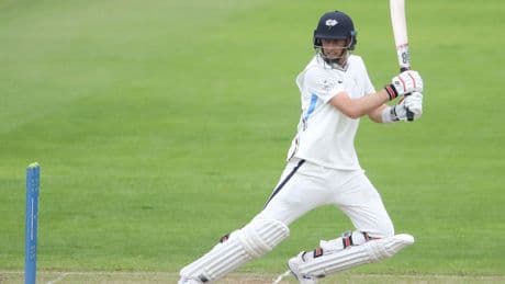 Joe Root lifts Yorkshire but Warwickshire close on victory at Headingley