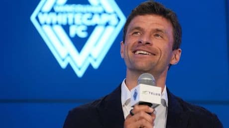 Ob er sich der Qualität der Liga anpassen kann, wird Müller gefragt – „Ich habe keine Ahnung“