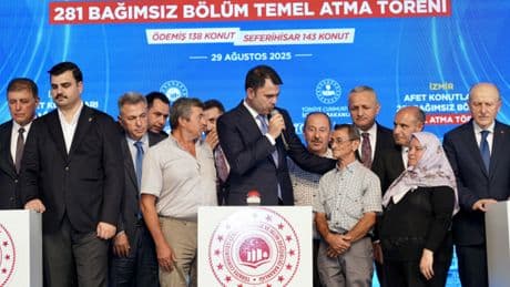 Temeli birlikte attılar...  Bakan Kurum, Ödemişli Cavit amcaya verdiği sözü tuttu