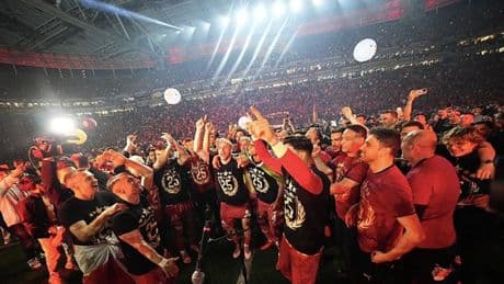 Galatasaray 5. yıldızı formasına takmaya hak kazanan ilk Türk takımı oldu