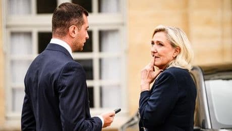 Pour l’après-Bayrou, Marine Le Pen tangue entre dissolution et négociations