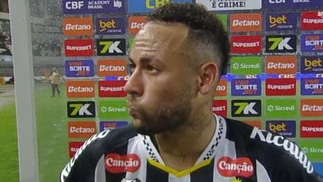 Neymar no se contiene y reacciona así a los gritos de "¡Santos a Segunda!"