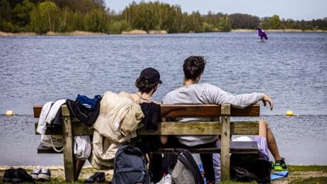 Dinsdag mild zomerweer, maar temperatuur loopt richting weekend flink op