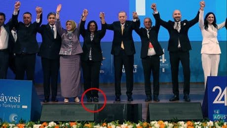 Çerçioğlu AKP'ye geçerken o unvanını da bıraktı