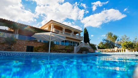 Así será el impacto del golpe fiscal que viene a la casa en el pueblo o el apartamento en la playa