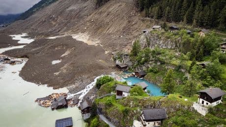 Feuer, Erdbeben, Bergsturz: Naturkatastrophen richten 131 Milliarden Dollar Schaden an