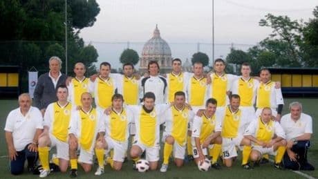 La 'blanca-amarela', estas son las desconocidas liga y selección de fútbol del Vaticano impulsadas por el papa Francisco