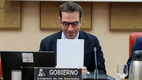 La agencia S&P eleva el rating a España a 'A+' y destaca que crecerá el triple que la Eurozona este año