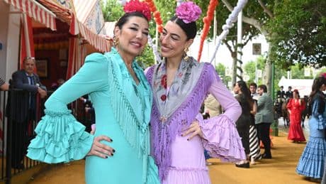De Victoria Federica a Lourdes Montes: comienza el desfile de famosos en la Feria de Abril
