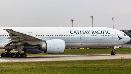 Passagiere müssen 28 Stunden in Flugzeug sitzen