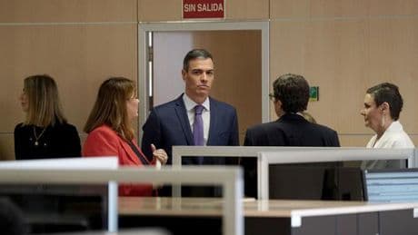 Sánchez ignora el cerco por el caso Leire Díez y reivindica sus siete años en La Moncloa pese a las adversidades