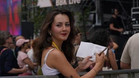 Sofía, la bilbaína que dibuja los conciertos