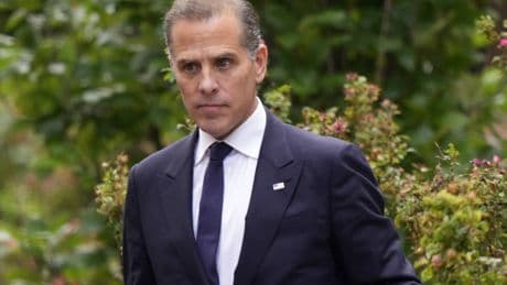 "Si fotta...". Attacco choc del figlio di Biden contro George Clooney