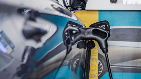 E-Auto-Schikane soll weg: Ladeanbieter will nächtliche Blockiergebühr abschaffen