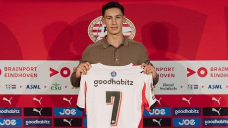 PSV neemt Van Bommel over van AZ: 'Geen recordtransfer, wel een grote'