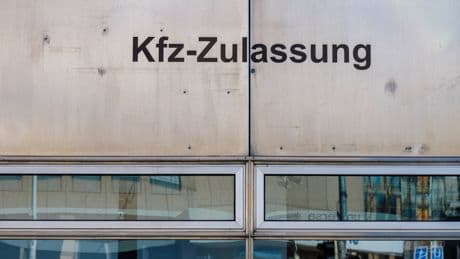 Autozulassung vereinfacht: Das könnte 300 Millionen Euro sparen