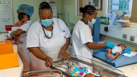 A l’hôpital de Mayotte, les sages-femmes dénoncent « l’enfer » de leur quotidien