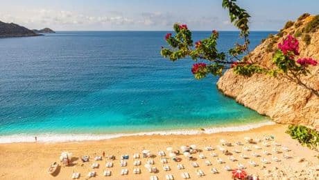 Brits ditch 'popular' holiday destination for 'cheaper option' as prices rocket