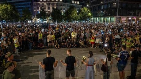 Serbien: Tausende fordern Neuwahlen bei erneuten Protesten in Belgrad