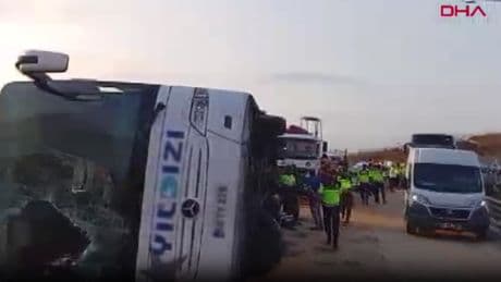 Kuzey Marmara Otoyolu'nda yolcu otobüsü devrildi: Çok sayıda ölü ve yaralı var