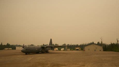 Military says over 1,000 people flown from fire-threatened Manitoba community