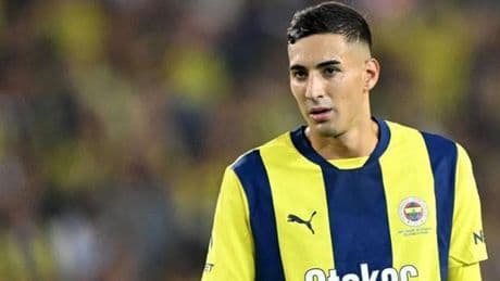 Fenerbahçe'de Mert Müldür kırmızı kart gördü!