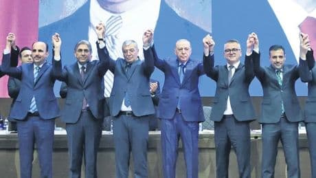 İki belediye başkanı AK Parti’ye geçti