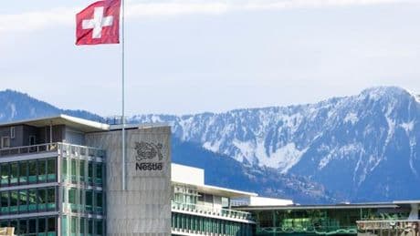 Sonnée par les droits de douane américains, la Suisse hésite sur la marche à suivre
