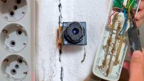 Üçlü prizin içinden izlemişlerdi! Gizli kamera tespitinin 2 yolu: 'Parmak izi bırakmayın'