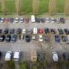 Berliner Mieter parkten jahrelang ohne extra Gebühr: Darf die Adler-Group auch Altmieter fürs Parken zahlen lassen?
