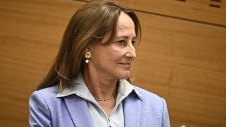 «Laissez les enfants tranquilles» : Ségolène Royal s’oppose à la minute de silence observée ce jeudi en hommage à la surveillante tuée