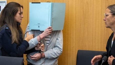 27 Messerstiche bei Sex-Spiel – Frau aus Ulm wird wegen Mordes zu lebenslanger Haft verurteilt