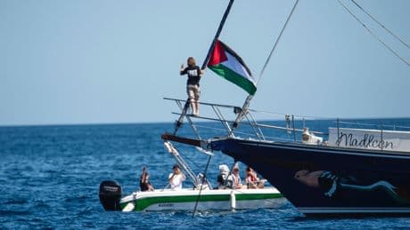 Israel befiehlt Militär, Greta Thunbergs Segler auf dem Weg nach Gaza zu stoppen