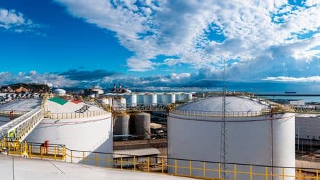 Tradebe crece en Barcelona con la compra de la terminal portuaria de Vopak Terquimsa