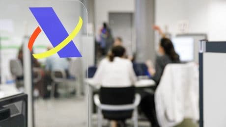 Cuidado con estos SMS y correos: los fraudes más comunes en la declaración de la renta